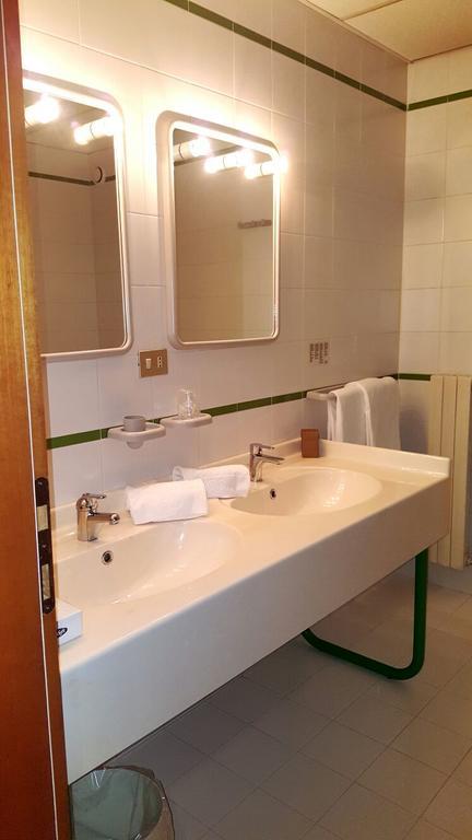 Locanda Alle Officine Buttrio Bagian luar foto